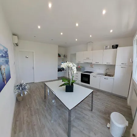 La Brise 马里纳-迪-皮特拉桑塔