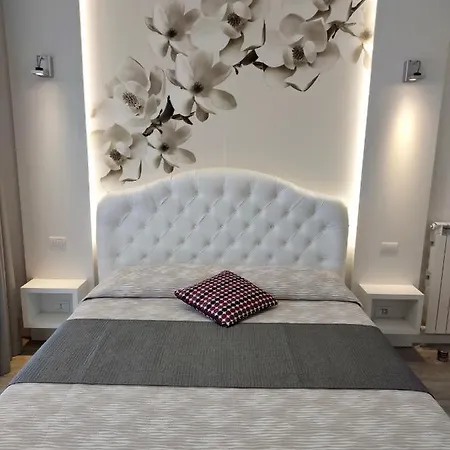 招待所 La Brise 马里纳-迪-皮特拉桑塔