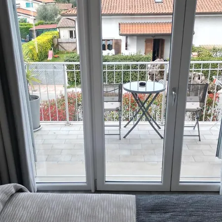 La Brise 3* 马里纳-迪-皮特拉桑塔