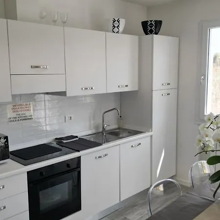 招待所 La Brise 马里纳-迪-皮特拉桑塔