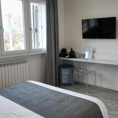 招待所 La Brise 马里纳-迪-皮特拉桑塔