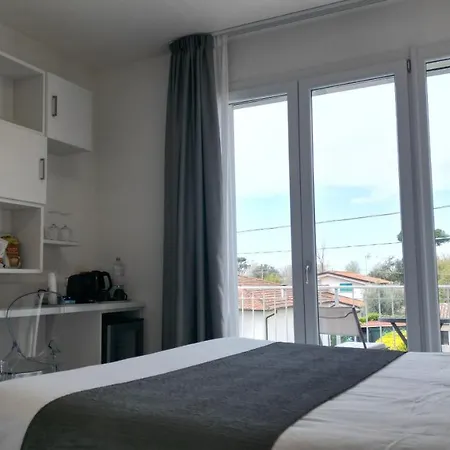 La Brise 马里纳-迪-皮特拉桑塔